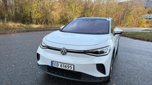 VOLKSWAGEN ID.4 PRO 150 KW Pro 77kWh 204hk - Panorama/Matrix/Kamera/H.feste