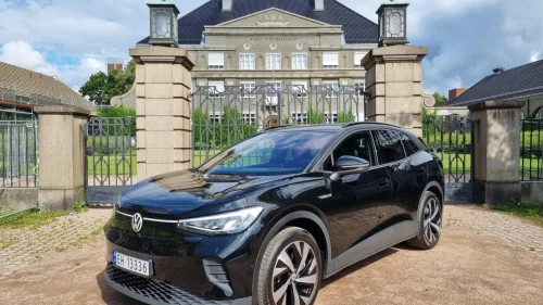 VOLKSWAGEN ID.4 PRO 150 KW Pro 77 kWh // 508 Km WLTP // Adp.Cruise // Hengerfeste