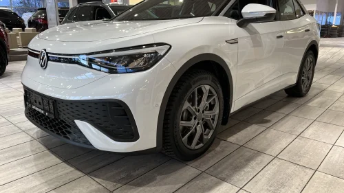 VOLKSWAGEN ID.5 PRO 150 KW pro          77kwh 204 hk
