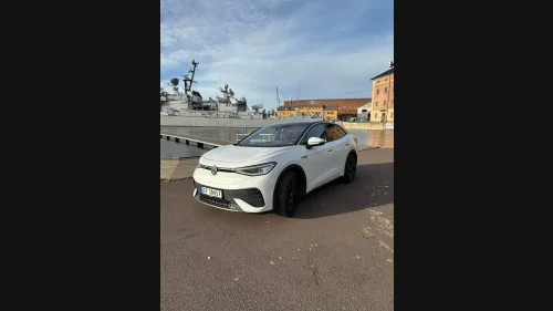VOLKSWAGEN ID.5 PRO 150 KW Pro 518km (WLTP)  360-KAM/PANORAMA/KROK/MATRIX