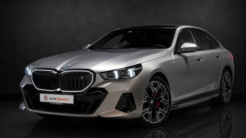 BMW i5 xDrive40 xDrive| M-SPORT PRO| B&W| KROK| OXYDE GREY| VELUTSTYRT