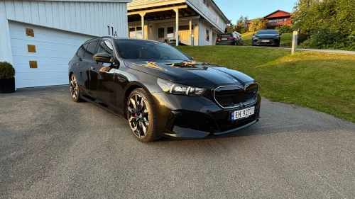 BMW i5 M60 xDrive BMW M60 xDrive Touring/M-Sport Pro/+++