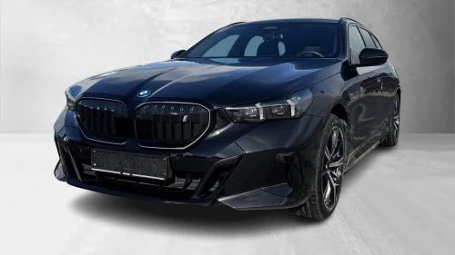 BMW i5 xDrive40 M Sport Pro | B&W | Panorama | Hengerfeste