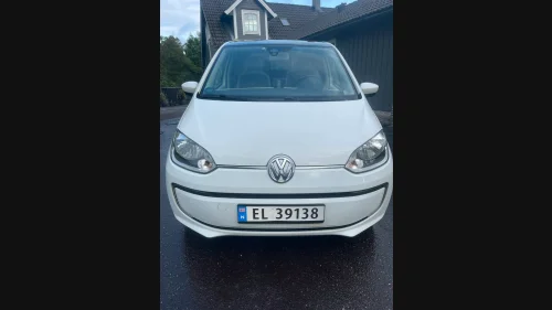VOLKSWAGEN UP! E-UP! Med soltak og navigasjon samt vinterdekk
