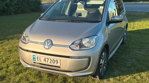 VOLKSWAGEN UP! E-UP! LAV KM, HIGHLINE - panorama soltak, AC, Nav.