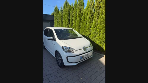 VOLKSWAGEN UP! HIGH! Lav km. Vinterpk. Mørke ruter. CCS. Ryggesensor.