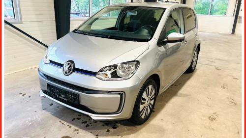 VOLKSWAGEN UP! Bluetooth.Cruise Control.Dab.