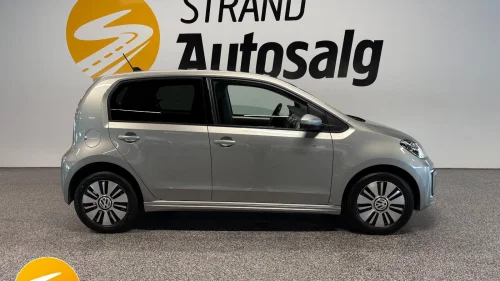 VOLKSWAGEN UP! 82hk Automat Dab+ Bluetooth Ambientelys P.Sensor ++