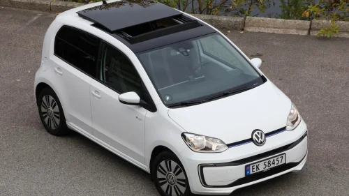 VOLKSWAGEN UP! HIGH UP - GARANTI - LETTKJØRT - TAKLUKE - NY SERVICE!