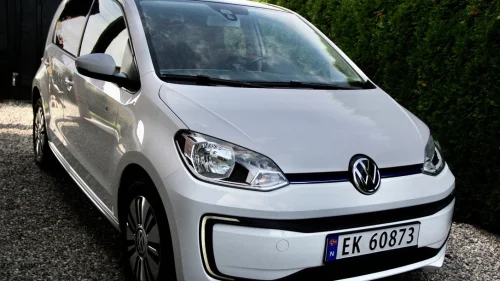 VOLKSWAGEN UP! VW e-Up|Highline|1 eier|Soltak| DAB|99% strøken|