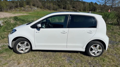 VOLKSWAGEN UP! Norsk/Navi/DAB+/2 sett hjul/AUX/EU godkjent April 25!