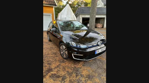 VOLKSWAGEN UP! e-Golf Exclusive
