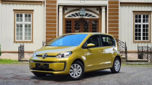 VOLKSWAGEN UP! 82hk, 32886km, S+V dekk