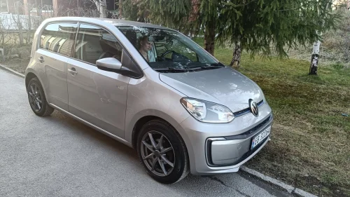 VOLKSWAGEN UP! Range High