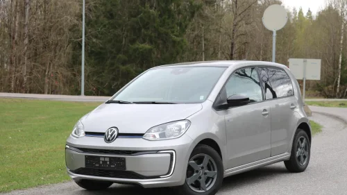 VOLKSWAGEN UP! 259KM 82HK HIGH DAB PDC CRUISE R-KAMERA PENBIL GARANTI