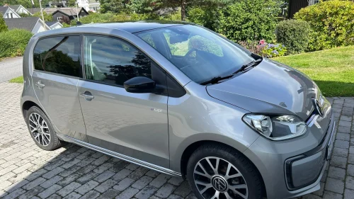 VOLKSWAGEN UP! Range High - kun 33.865 km