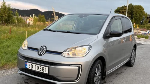 VOLKSWAGEN UP! Lang rekkevidde | Nye sommer og vinterdekk | Meget velh
