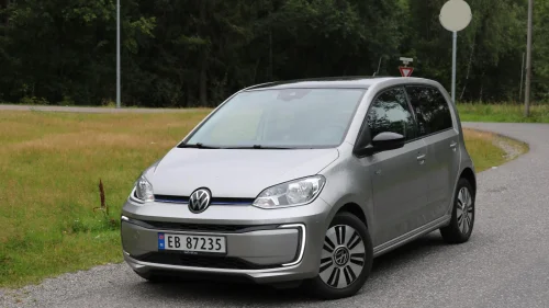 VOLKSWAGEN UP! 259KM 82HK HIGH DAB PDC CRUISE R-KAMERA GARANTI+