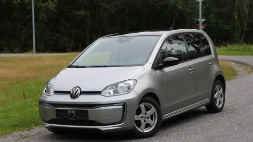 VOLKSWAGEN UP! 259KM 82HK HIGH DAB PDC CRUISE R-KAMERA PENBIL GARANTI