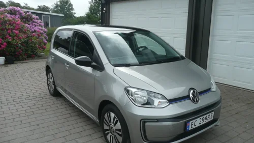 VOLKSWAGEN UP! Range High, kamera, klima, lav km , nylig eu-ok.