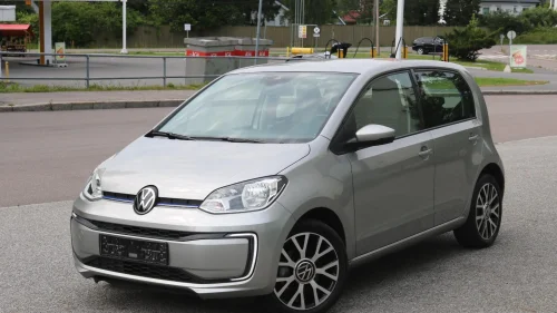 VOLKSWAGEN UP! 259KM 82HK HIGH DAB PDC CRUISE R-KAMERA GARANTI++