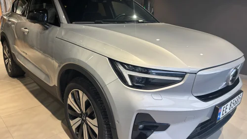 VOLVO C40 Recharge Twin AWD Ultimate, Pixel-lys, Hengerfeste