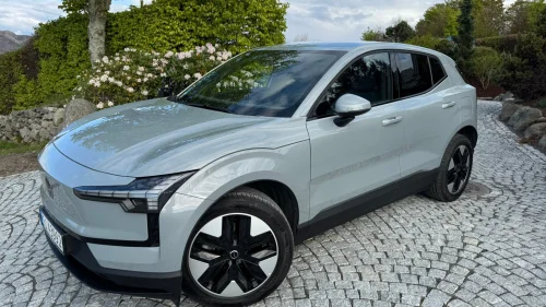 VOLVO EX30 272hk Extended Range RWD Core