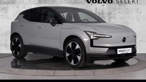 VOLVO EX30 Ultra. 20"alu/Harman Kardon/Soltak/360 kam/Aktive LED