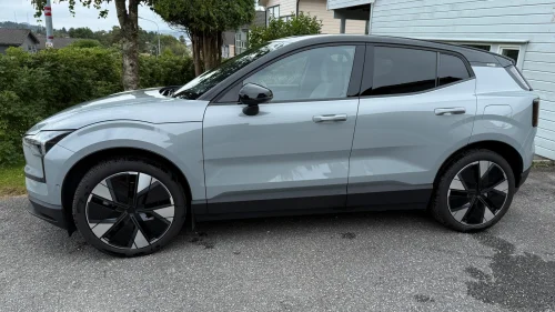 VOLVO EX30 Extended Range RWD Ultra, Pano, H-feste , 20" , 360º++