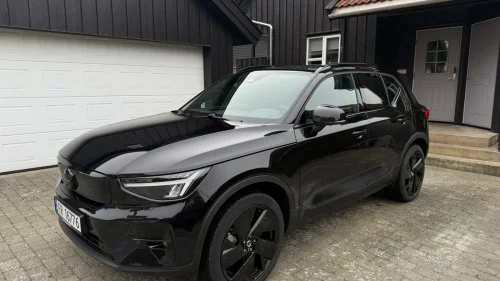VOLVO EX40 Black Edition