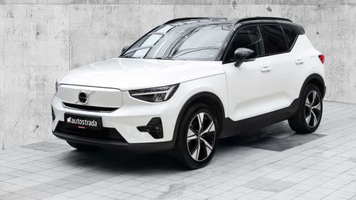 VOLVO XC40 Ultimate, AWD, H.Feste, 360` kamera, Glasstak, Krok