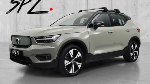VOLVO XC40 P8 AWD KROK PANO H KARDON KEYLESS KAMERA ACC