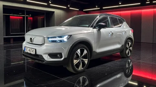 VOLVO XC40 RECHARGE P8 AWD+ACC+LYSPAKKE++