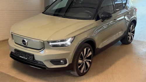 VOLVO XC40 P8 - Recharge - Harman Kardon A. -Panorama Tak +++