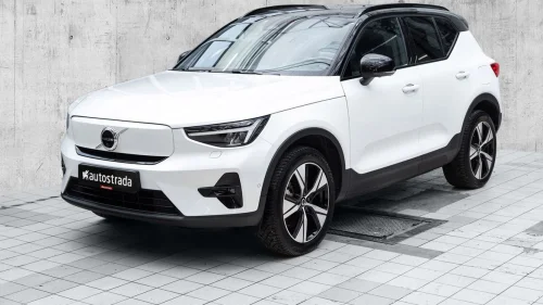 VOLVO XC40 Ultimate, AWD, H.Feste, 360` kamera, Glasstak, Navi,