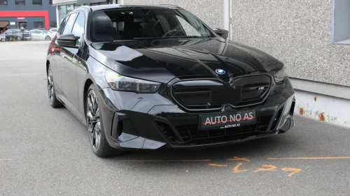BMW i5 M60 xDrive M-Sport Pro krok Bowers & Wilkins Fully charged