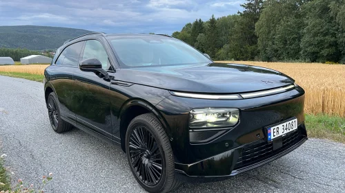 XPENG G9 LR 4WD Performance / BLACK EDITION / COFFEE