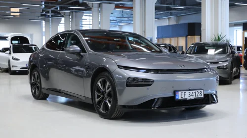 XPENG P7 RWD/80kWh/266HK/Skinn/Acc/Kamera