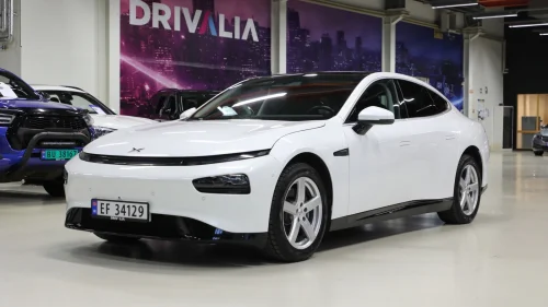 XPENG P7 RWD/80kWh/266HK/Skinn/Acc/Kamera