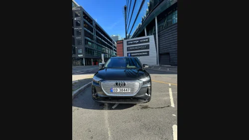 AUDI Q4 SPORTBACK 50 E TRON 50 Sportback quattro Adv. Business