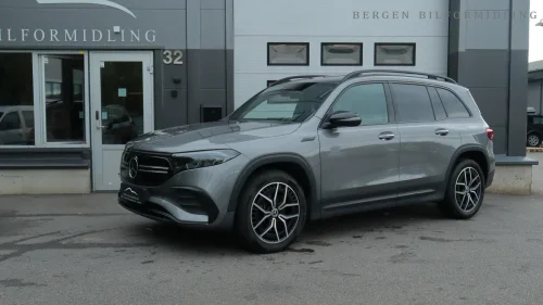 MERCEDES-BENZ EQB 300 4MATIC 300/ 4Matic/ AMG/ 7-seter/LED/