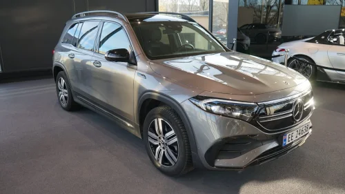 MERCEDES-BENZ EQB 300 4MATIC 300 4Matic / AMG / Spesielt godt utstyrt / 7 seter