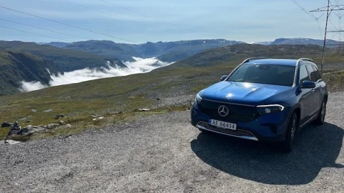 MERCEDES-BENZ EQB 300 4MATIC 300 4MATIC Special Edition Plus, krok, 360 kam, lav km