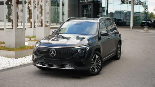 MERCEDES-BENZ EQB 300 4MATIC 4Matic / velutstyrt