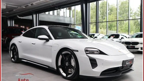 PORSCHE Taycan 4S SportDesign.Package S.Chrono 18Veis Pasm Pano 360 Bose!