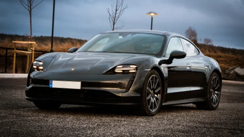 PORSCHE Taycan 4S 4S / 571hk / PBP / PAW / Chrno / 18v / Bakaksl / lav km