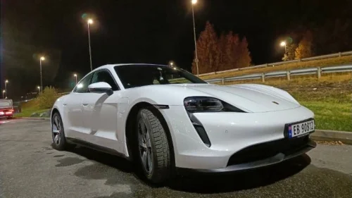 PORSCHE Taycan 4S PB