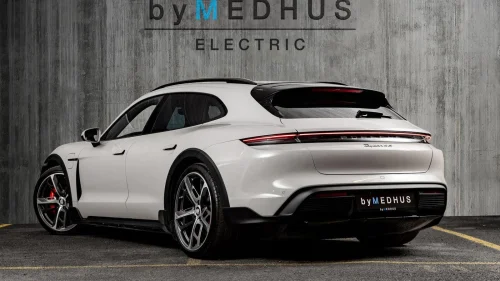 PORSCHE Taycan 4S 4S 571HK R-Axle,21",PDCC, Matrix, HUD, 360, ACC, Pano,+