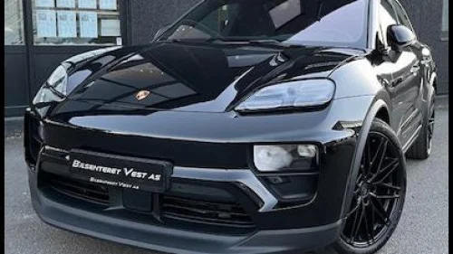 PORSCHE Macan 4 4 PASM, HUD, Matrix, 22", Panorama, Luft, Sport Chrono+