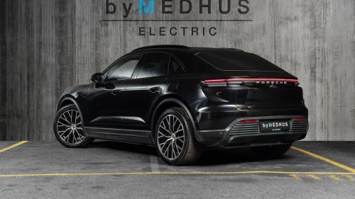 PORSCHE Macan 4 4 22"+21", HUD, R-Axle, 18-v, Matrix, Krok, Luft, ACC +